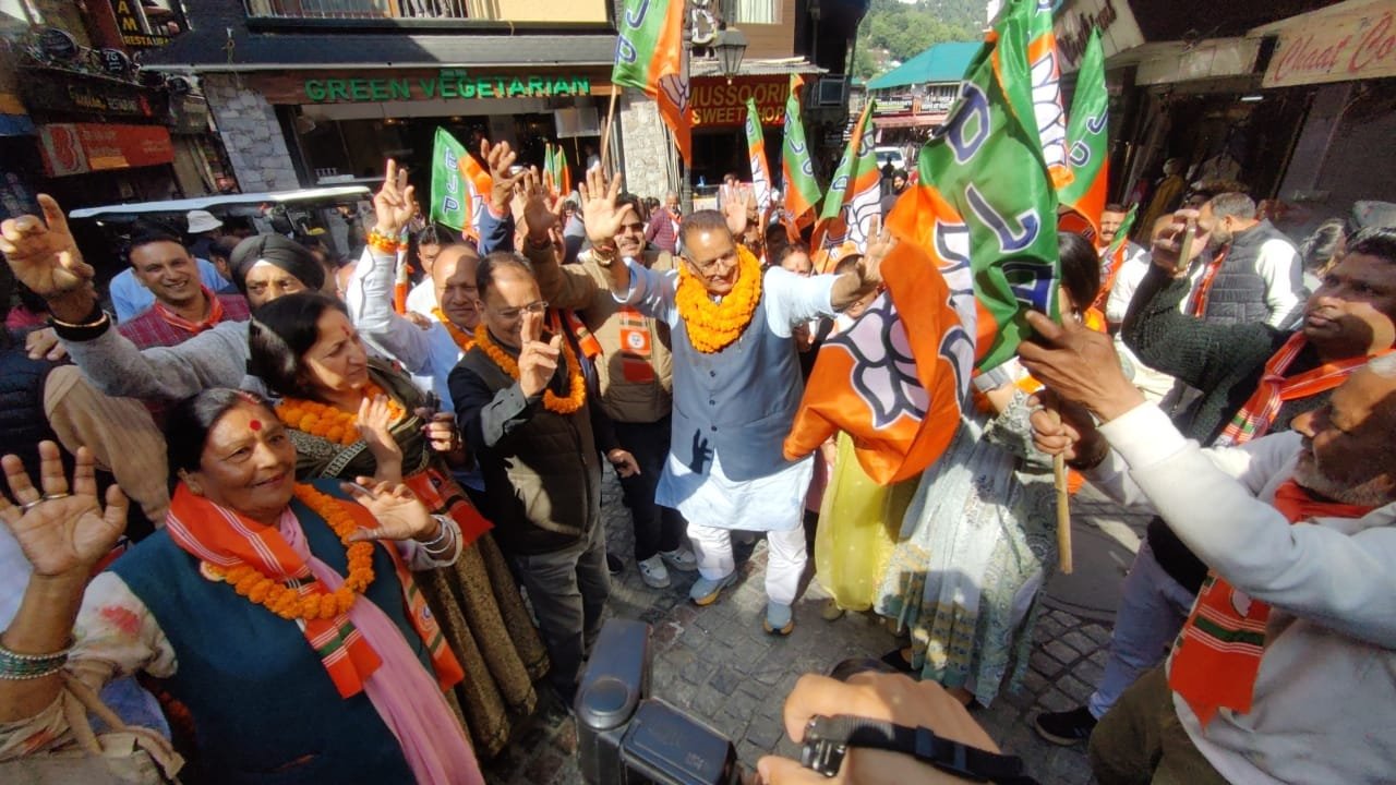 बंगाल असम में भाजपा की जीत पर मसूरी में जश्न, मंत्री गणेश जोशी बोले “मोदी मैजिक बरकरार”